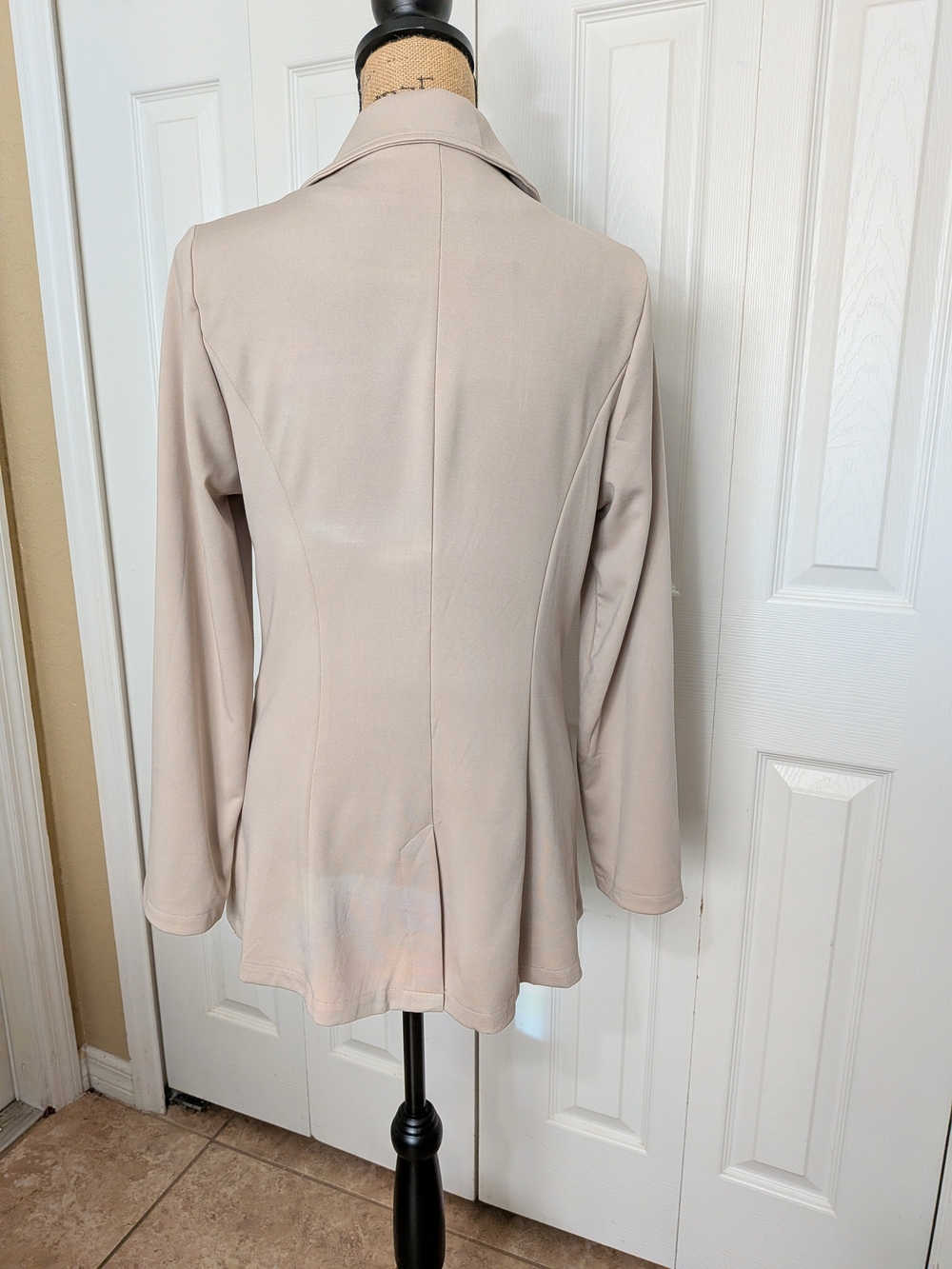 Women's Beige Single-Button Blazer Jacket - Picture 5 of 15